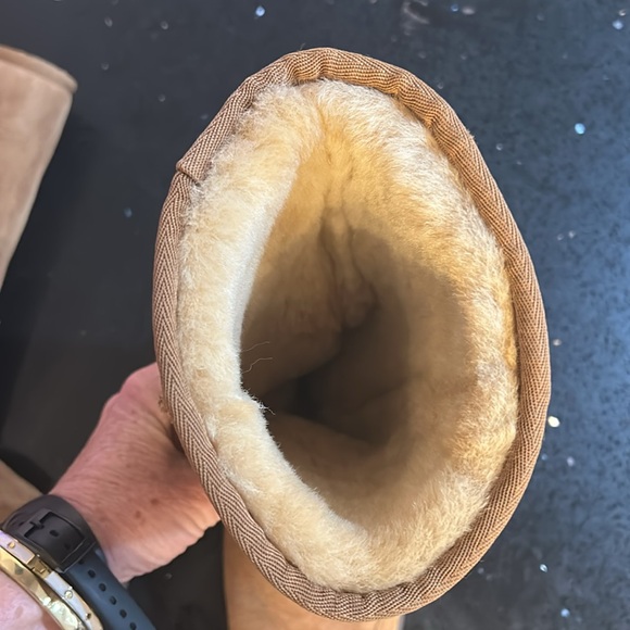 UGG Boots - Picture 4 of 9